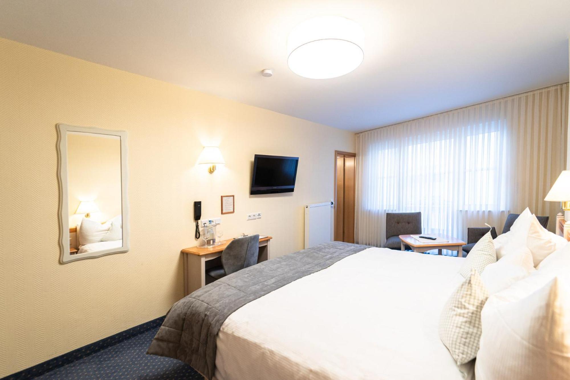 Hotel Zur Traube Uerzig Room photo