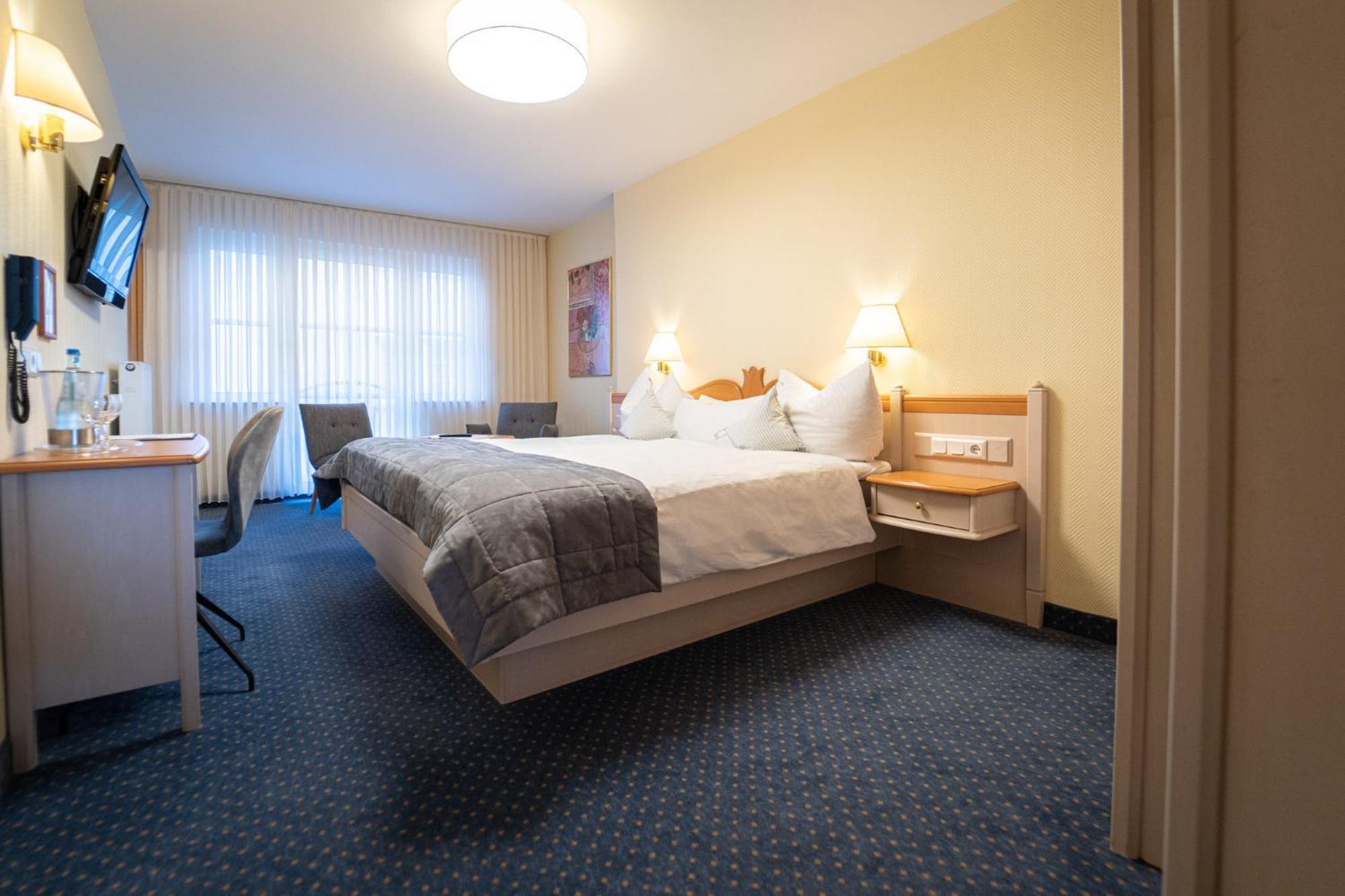 Hotel Zur Traube Uerzig Room photo