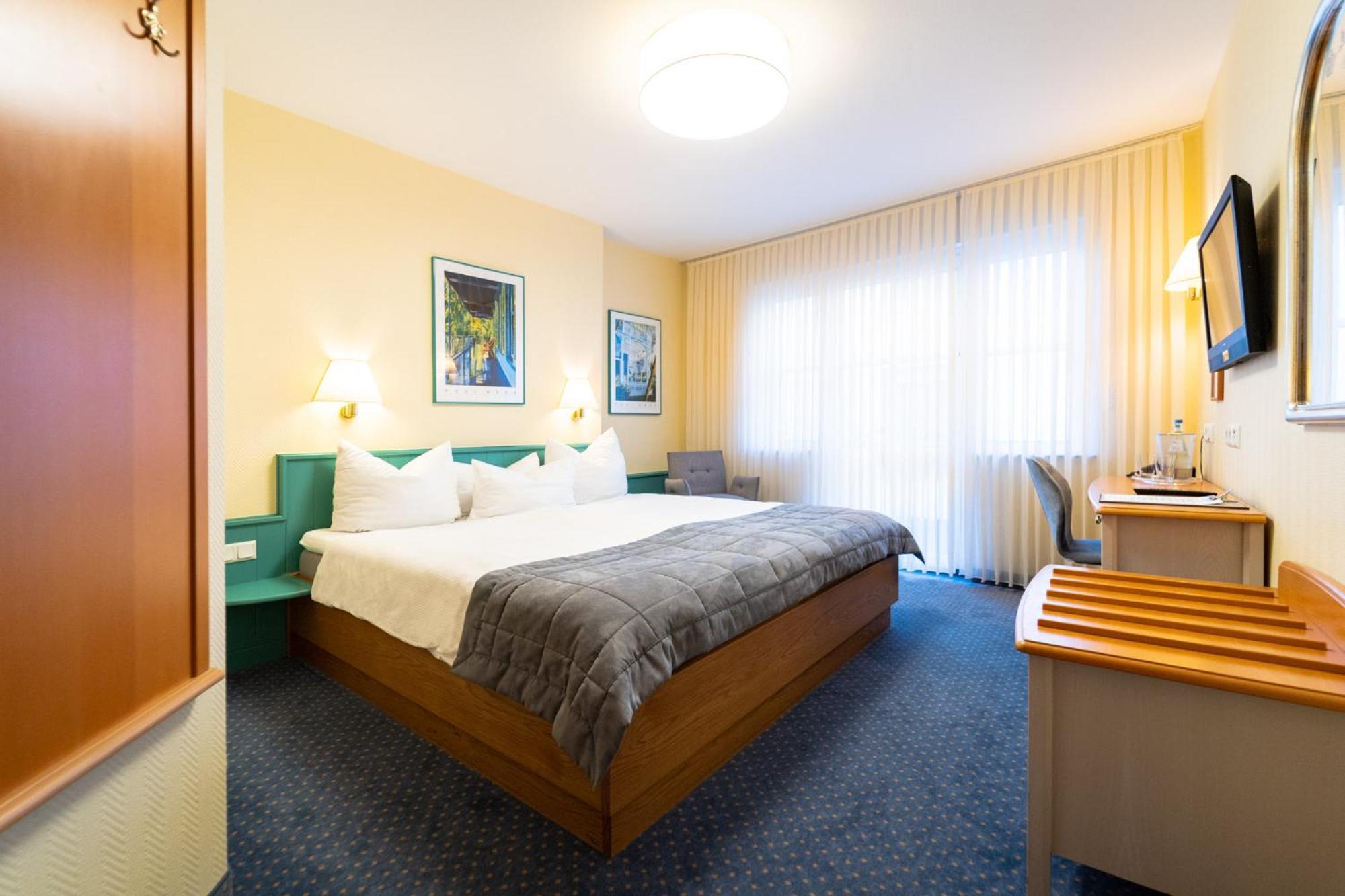 Hotel Zur Traube Uerzig Room photo